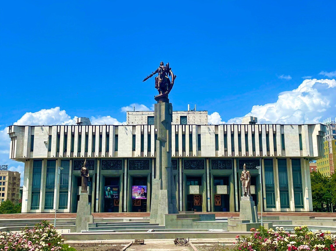 Monument to Manas the Great-比斯凯克必去景点
