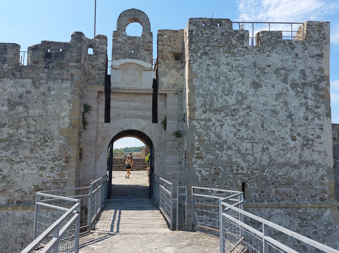 Castello Aragonese-阿格罗波利必去景点