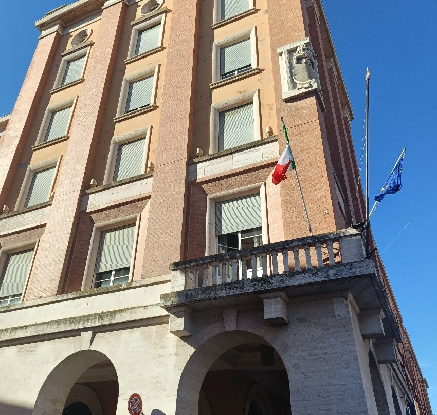 Piazza Aurelio Saffi-弗利必去景点