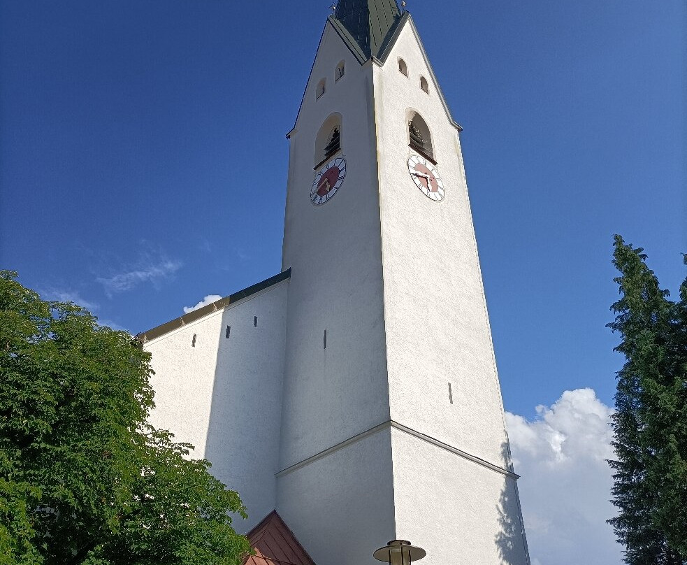 Katholische Pfarrkirche Sankt Johann Baptist-奥伯斯多夫必去景点