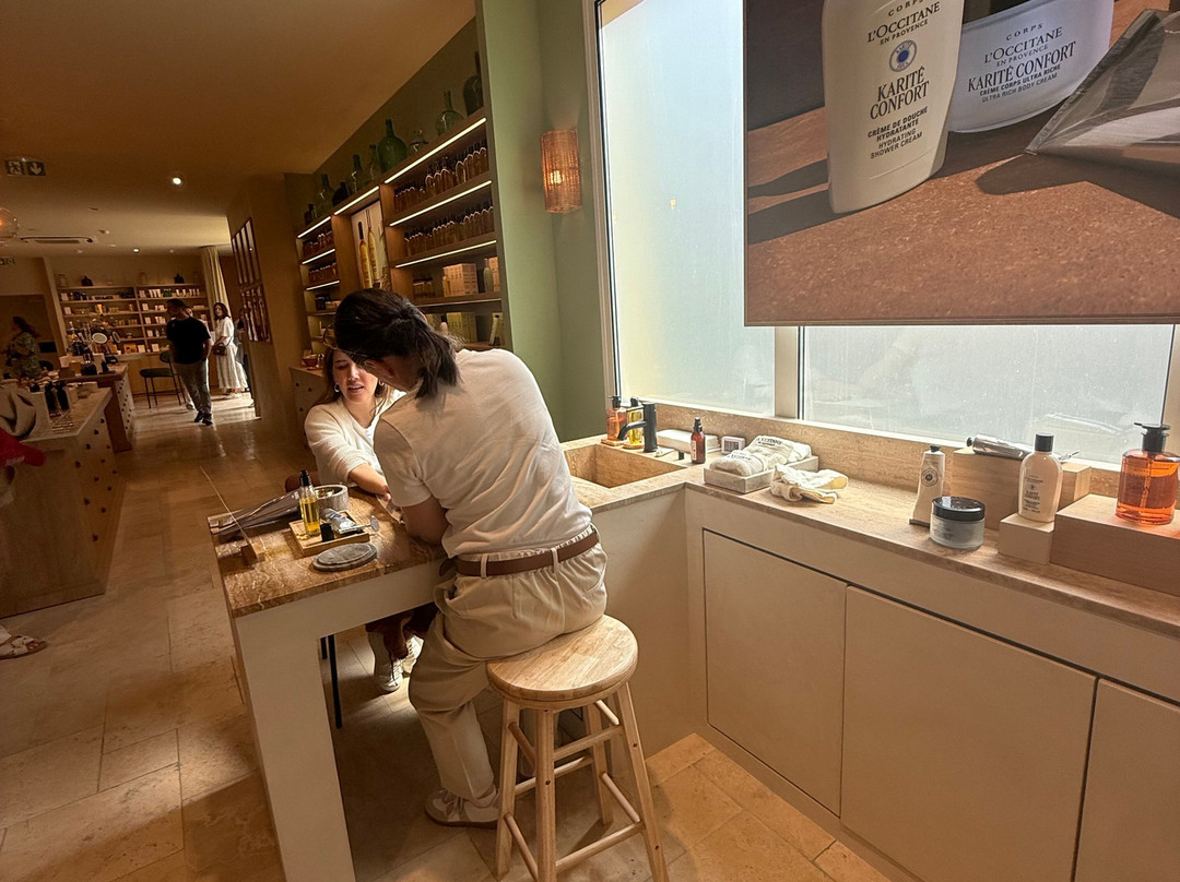 L'Occitane en Provence-马诺斯克必去景点