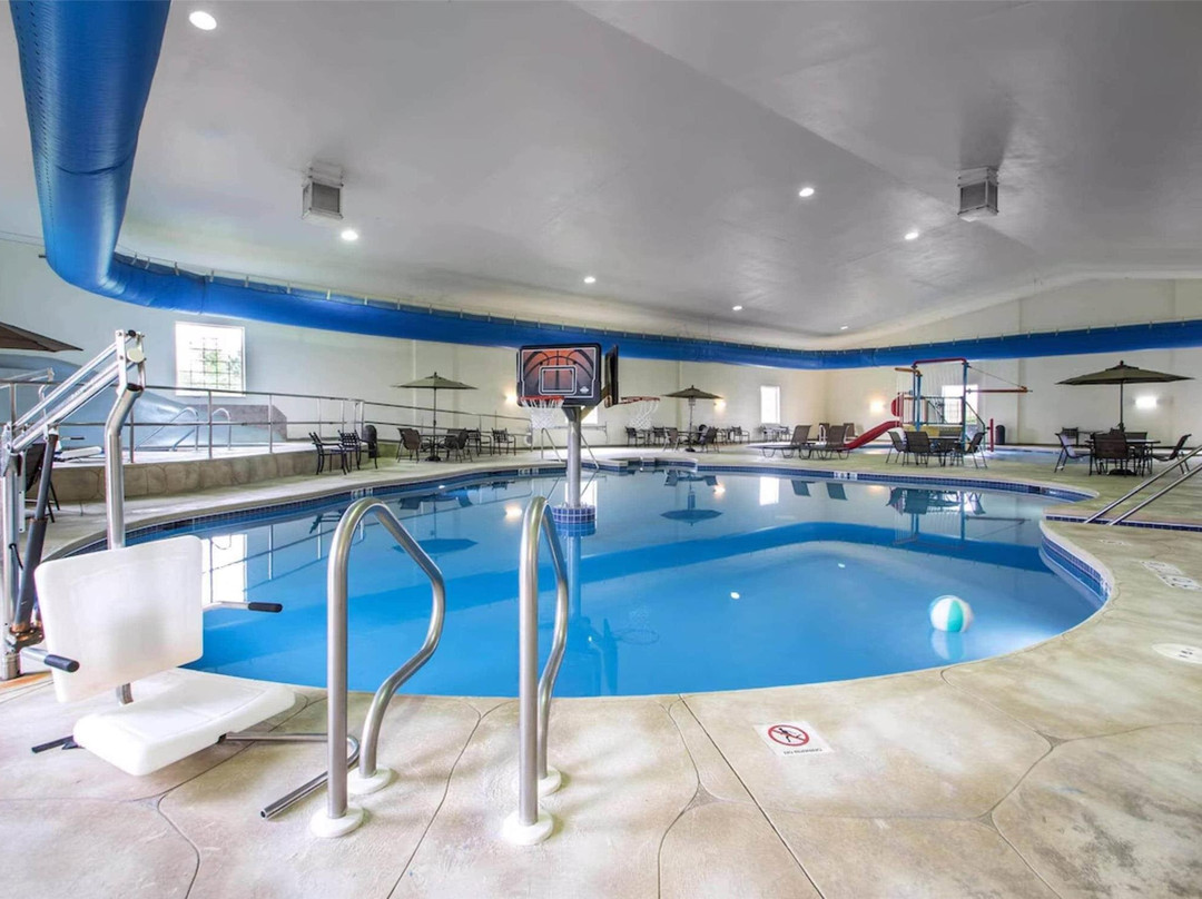 Watertown酒店住宿-Comfort Suites Johnson Creek Conference Center