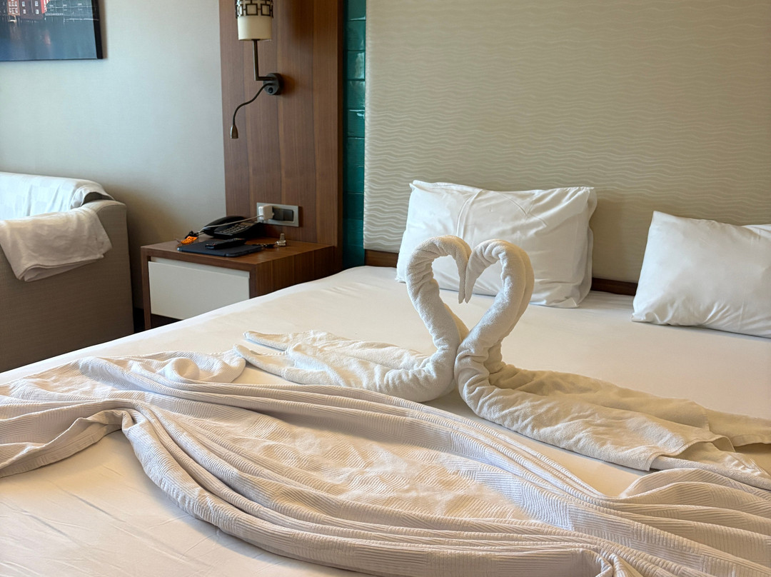 Ramada Hotel & Suites by Wyndham Kusadasi主图