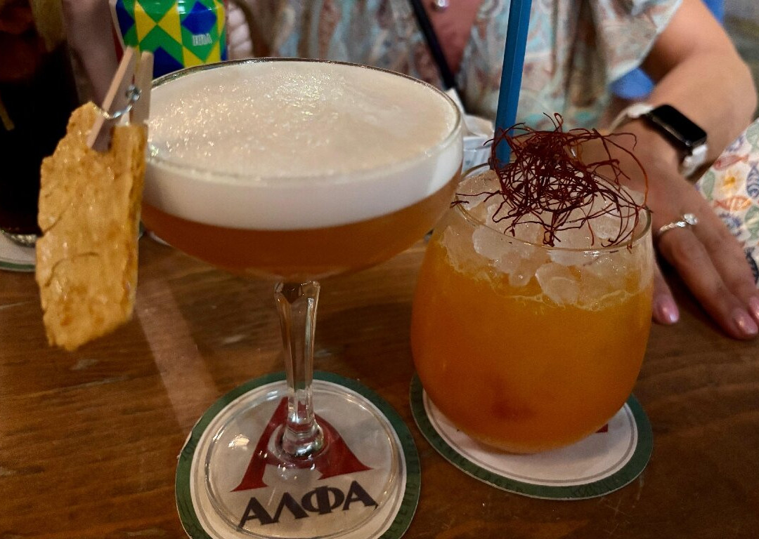 Mascotte Cocktail Bar-Tigaki必去景点