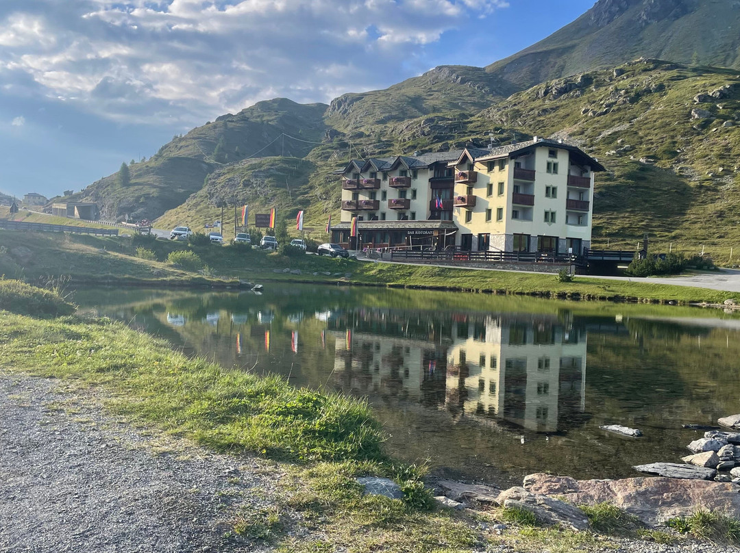 阿尔卑斯山间酒店主图