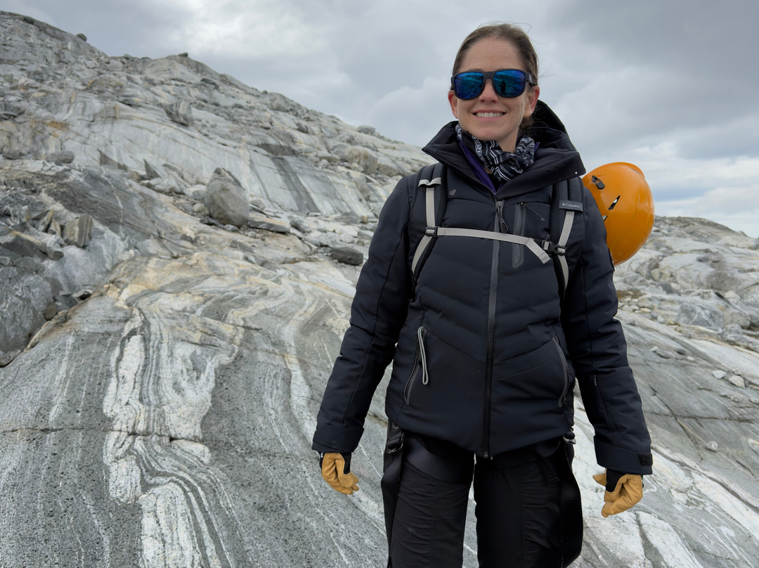 Guided glacier walk-Hjelledalen必去景点