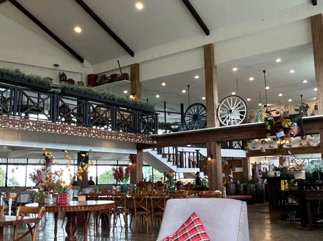 Ricardo's By Cucina Higala