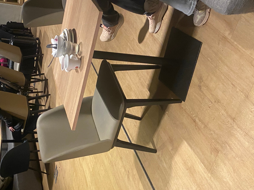 Plaza Premium Lounge (Domestic Departures, Terminal 2)-瓜鲁柳斯必去景点