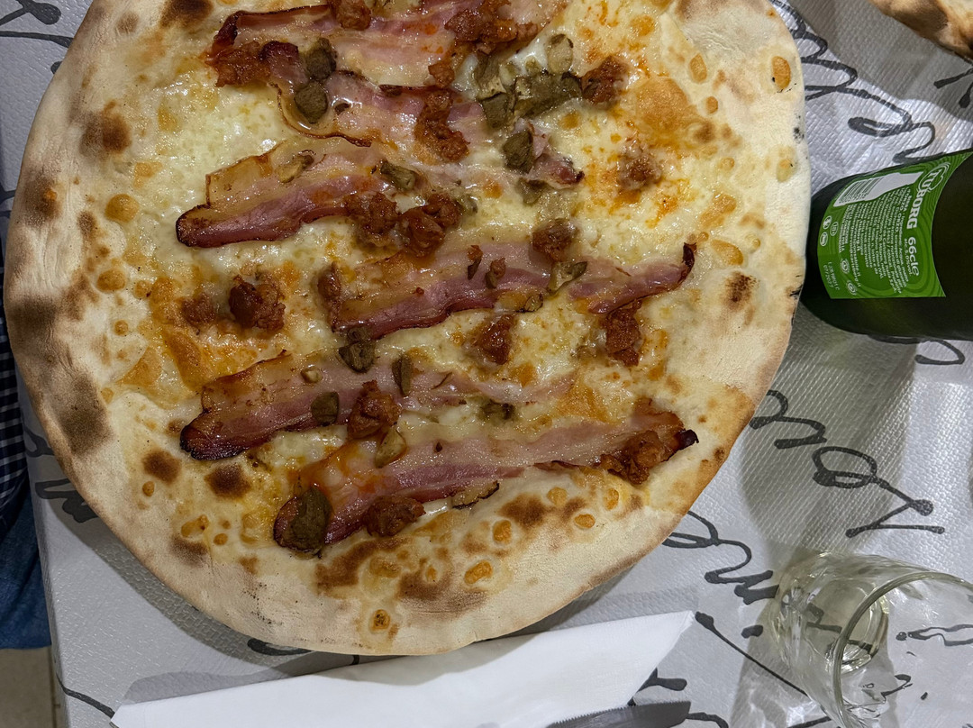 Il Vicolo Pizzeroia Rosticceria
