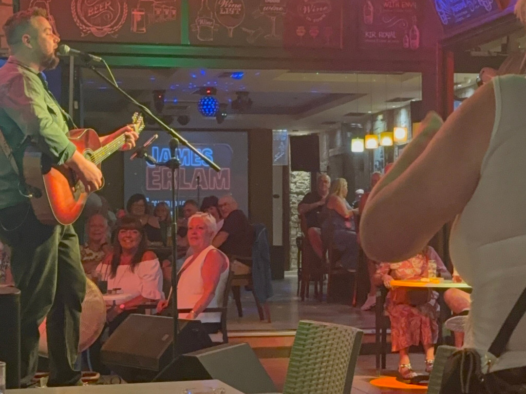 Venue Bar Club-卡拉马其必去景点