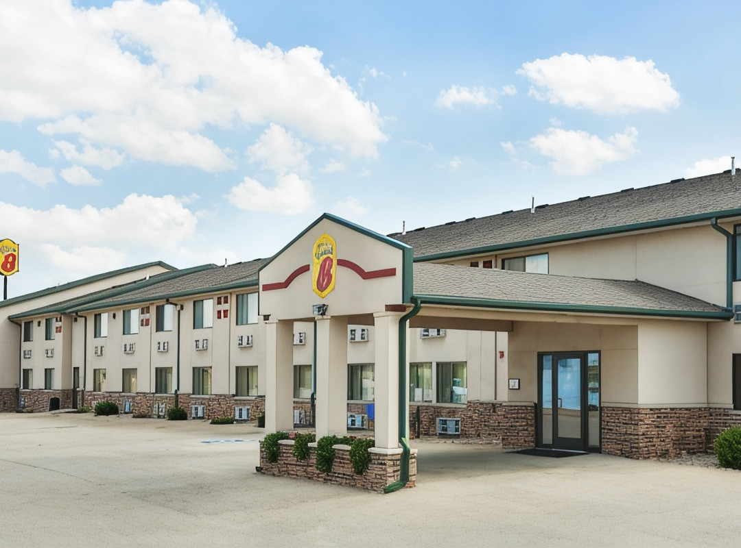 Lewisville酒店住宿-Super 8 by Wyndham St. James