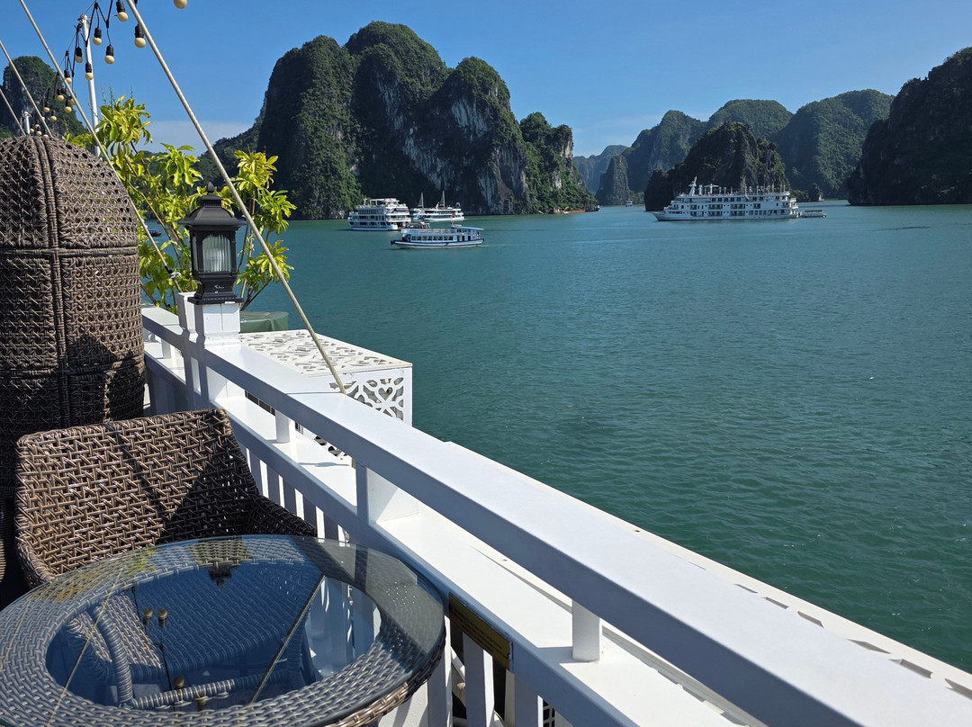 Victory Star Cruise-下龙湾必去景点