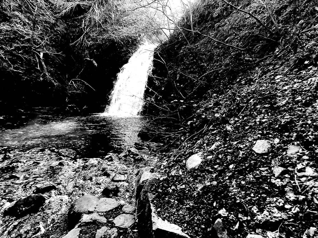 Gleno Waterfall景点图片