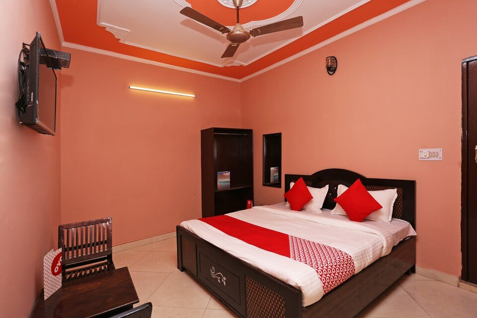 OYO 14681 Hotel Super Inn