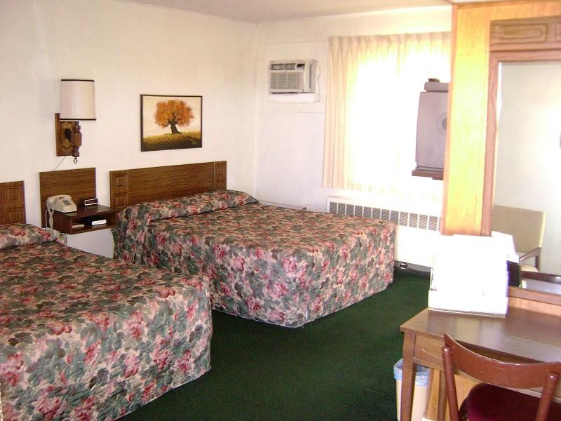 Budget Host Country Host Motel