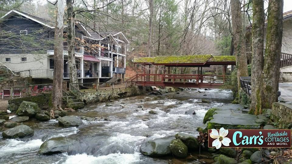 Carr's Northside Cottages & Motel