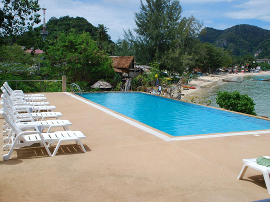 皮皮岛观景度假村