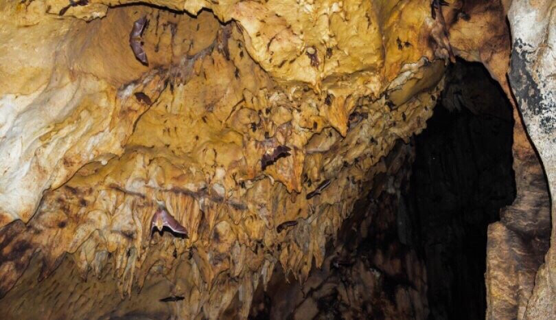 Hindang Cave景点图片