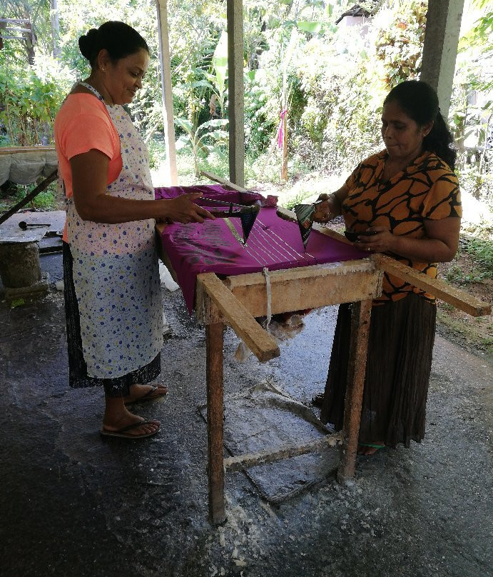 Alponso Batiks-希克杜沃必去景点