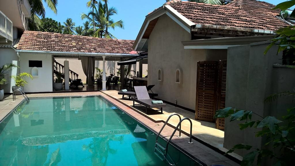 兰卡套房酒店主图