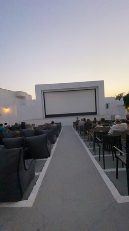 Cine Rex - Therinos-帕罗奇亚必去景点