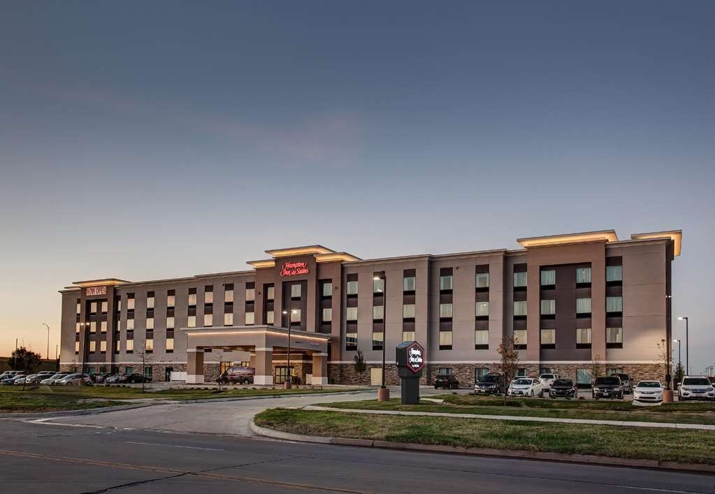 Hampton Inn & Suites Wichita/Airport主图