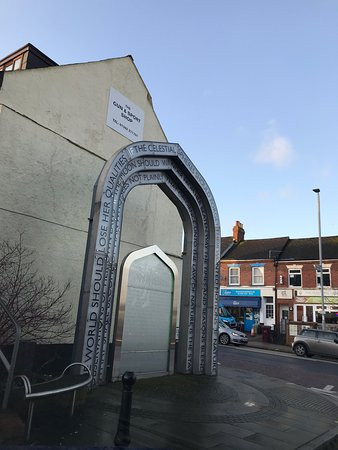 Voice of Heavitree Arch-埃克塞特必去景点