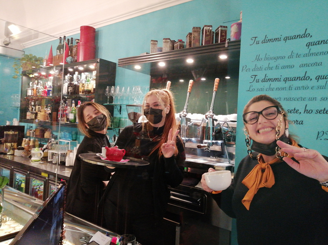 Felici e Fondenti - La Cioccolateria