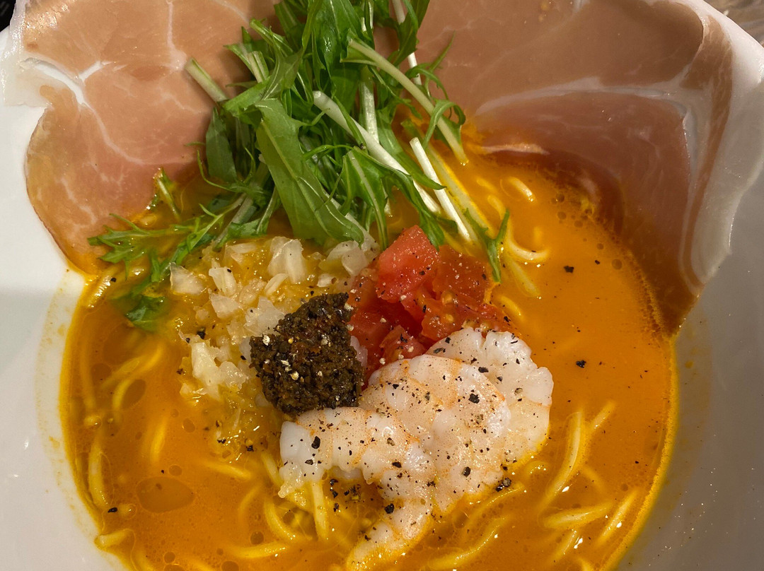 伊太そばーる　豚骨イタリアンラーメン