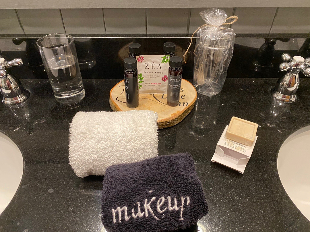 Friends Lake Inn主图