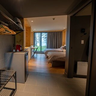 Auberge Port-Menier主图