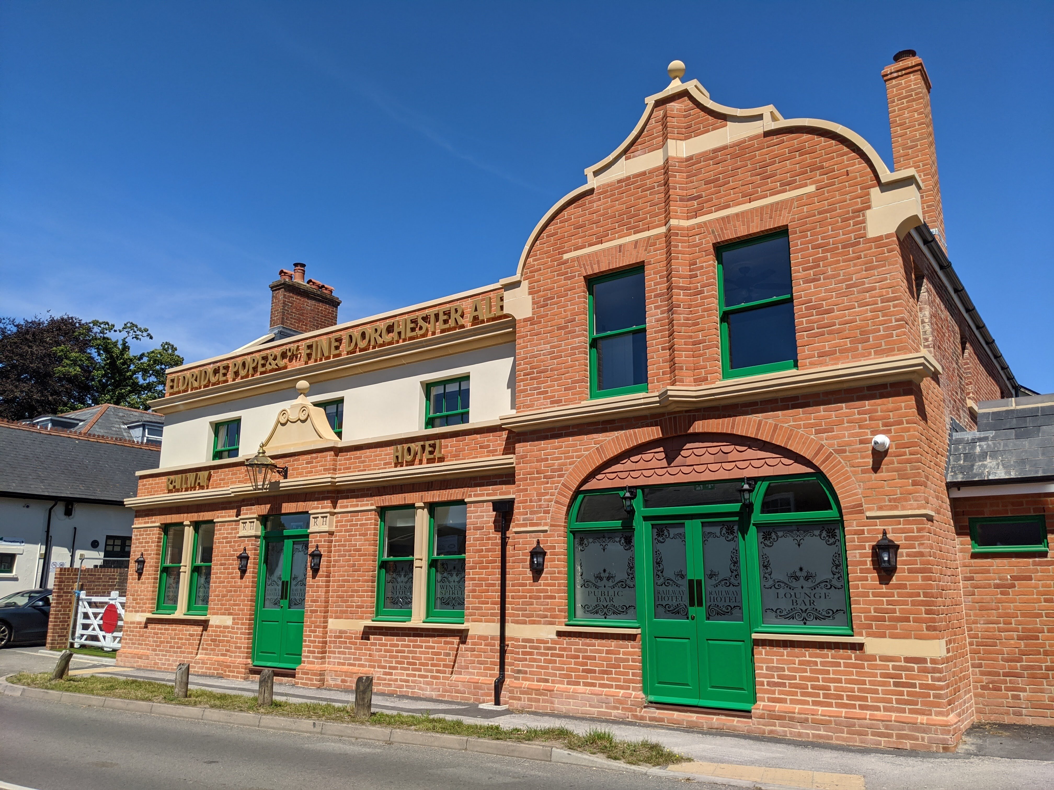The Railway Hotel-官方