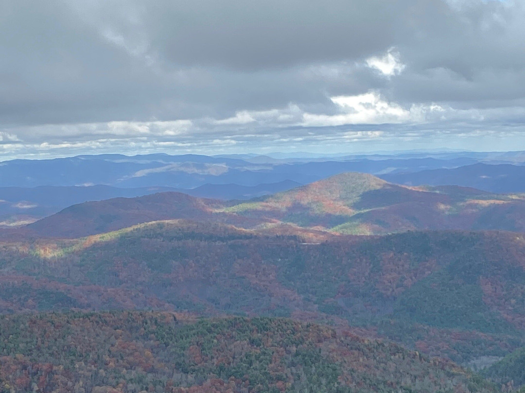 Hawksbill Mountain Trail景点图片