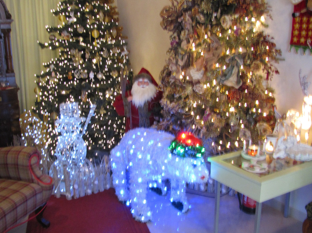 Hubay House - Christmas Exhibition and Salon景点图片