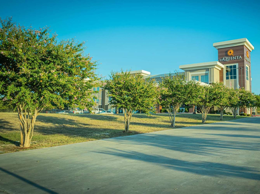 La Quinta Inn & Suites by Wyndham Karnes City - Kenedy主图