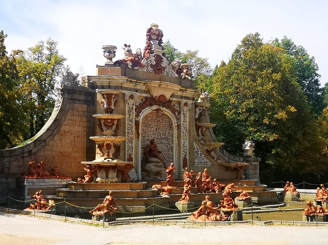Fuente de Los Baños de Diana-La Granja de San Ildefonso必去景点