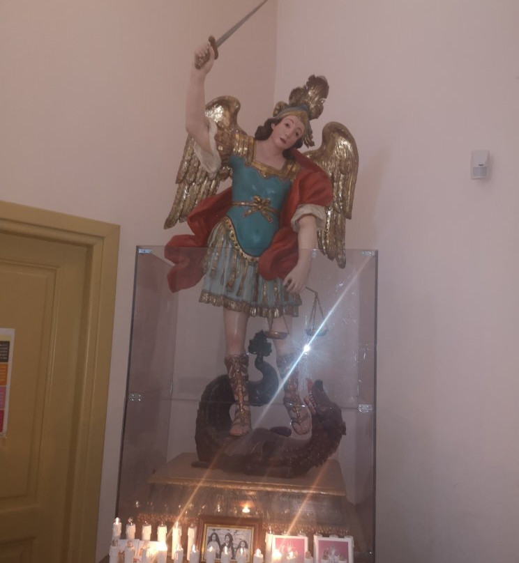Chiesa Parrocchiale di San Michele Arcangelo-Montesilvano Colle必去景点