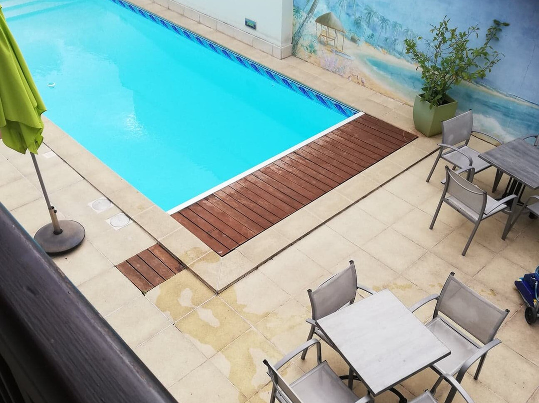 Logis Hôtel Au Tambour主图