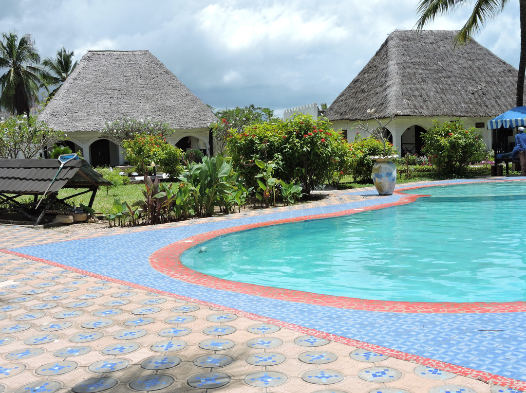 Golden Clove Beach Resort主图