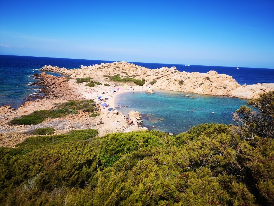 Spiaggia Di Punta Crucitta-Caprera必去景点