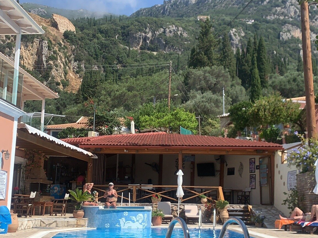 Angel's Pool Bar Apartments主图