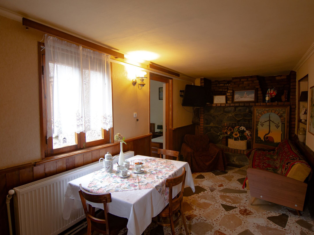 Milorava's Guest House & Wine Cellar主图