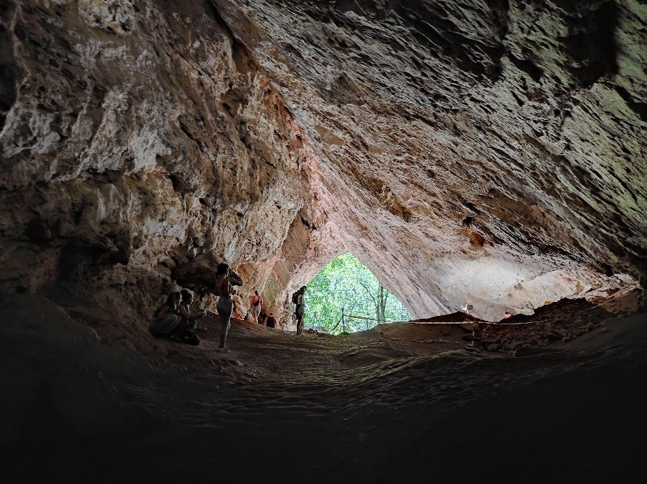 Istallosko Ancient Men's Cave景点图片
