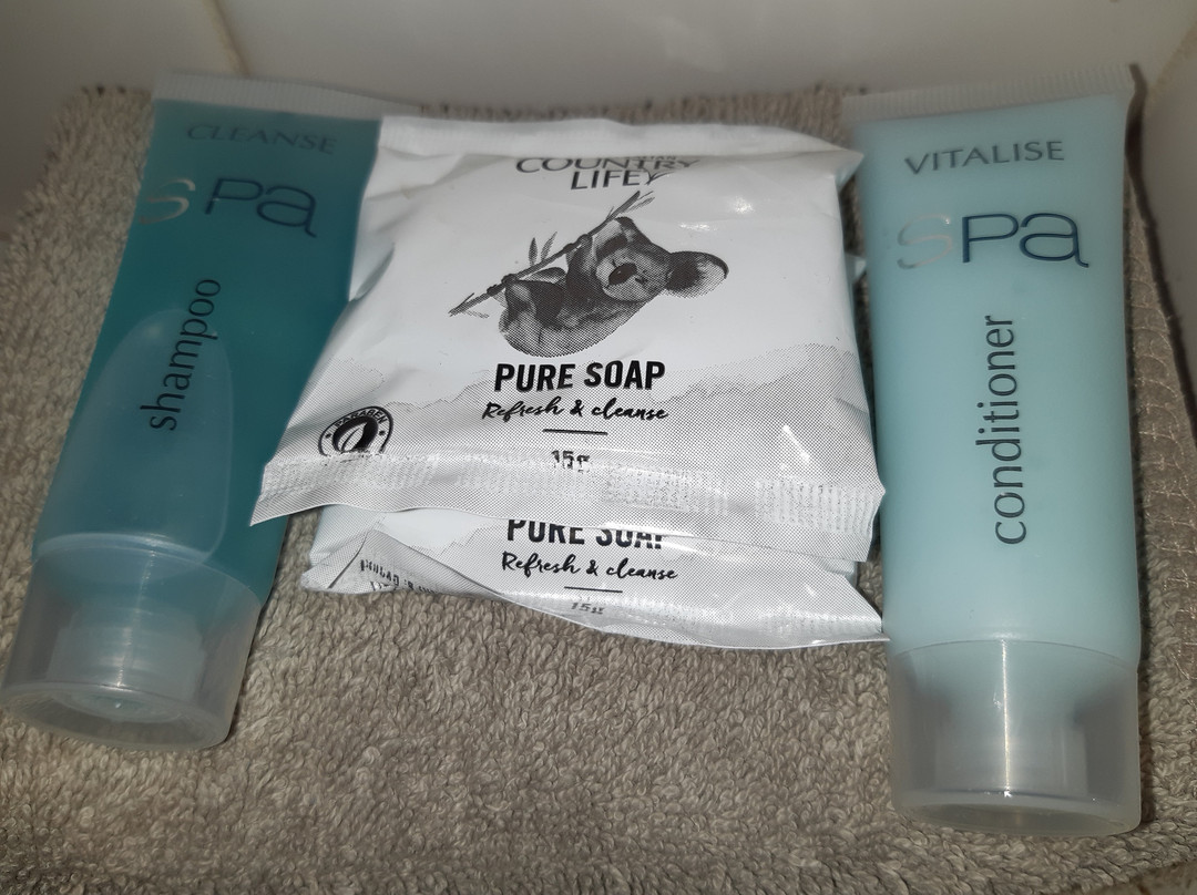 Seasons Hotel Newman主图