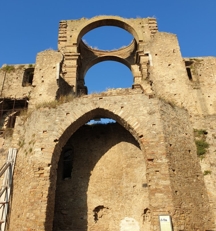 Chiesa Diruta dei SS. Luca e Giuliano景点图片