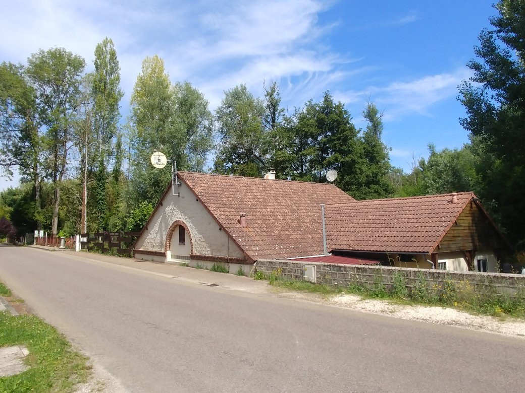 Paroy-sur-Tholon旅游攻略图片