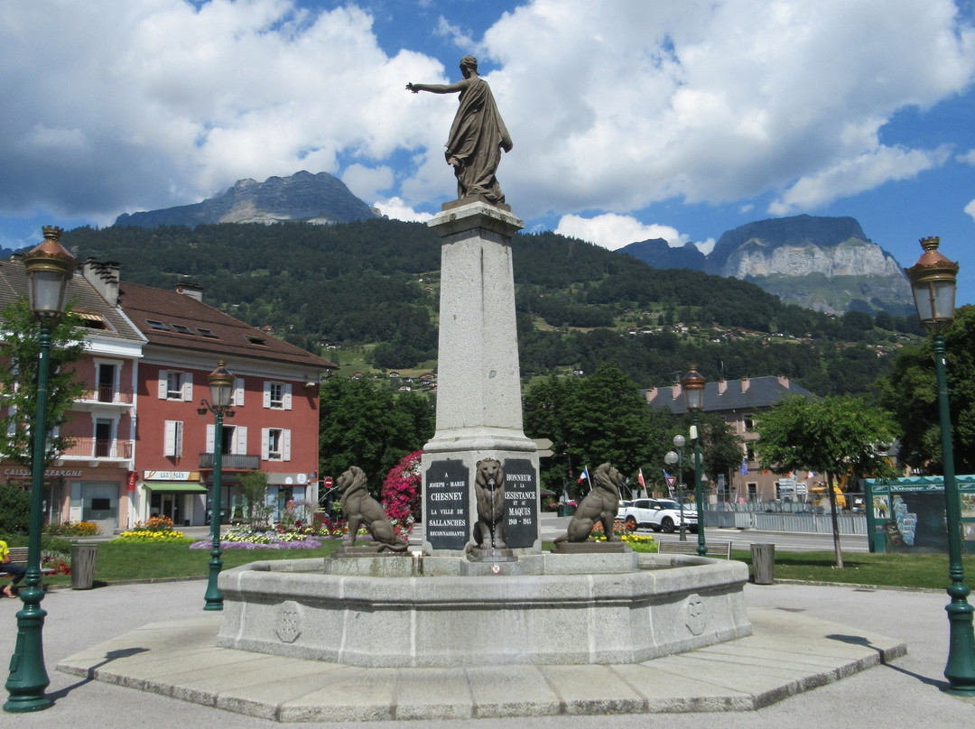 Monument du Centenaire de la Revolution-萨朗什必去景点