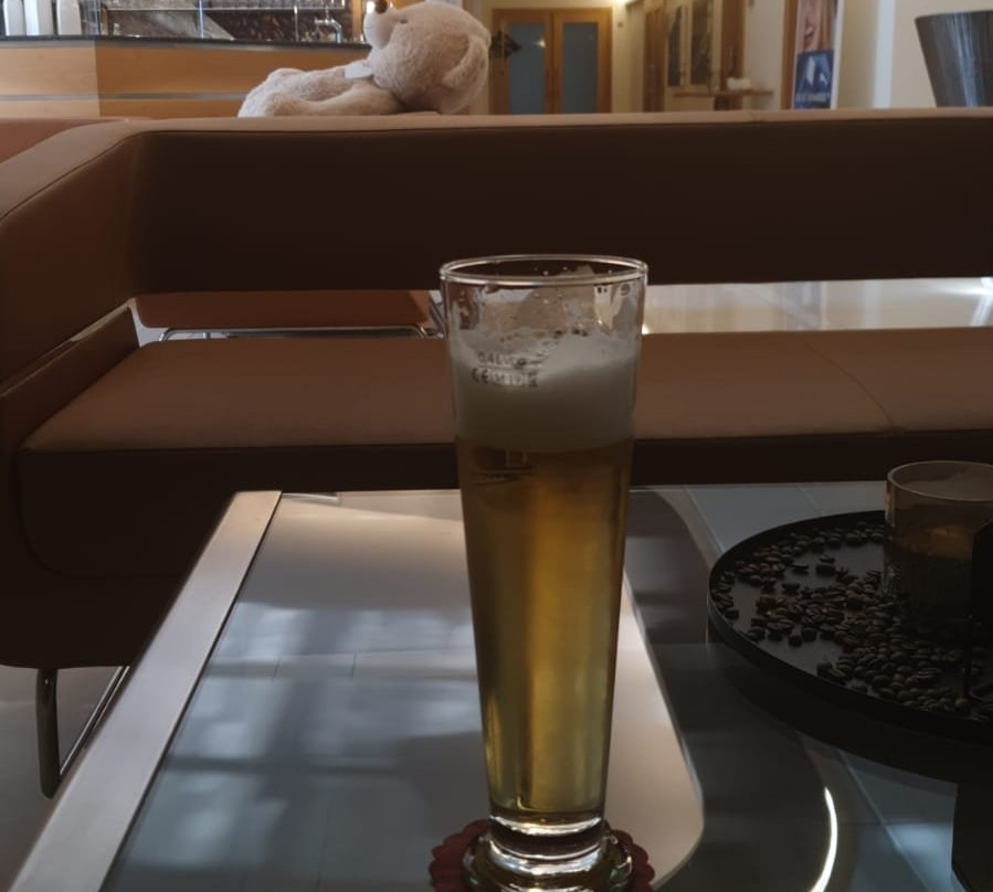 阿迪杰河酒店主图