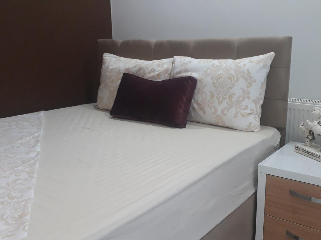 Lord Hotel Cafe & Bistro主图