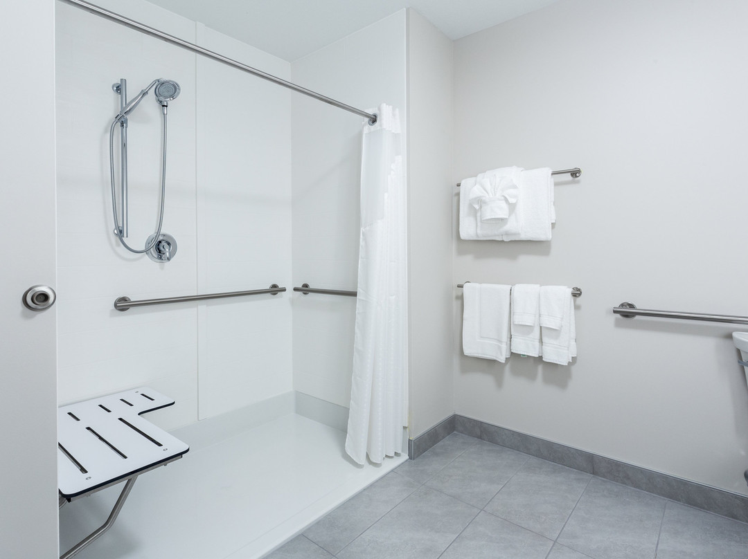 Holiday Inn Express & Suites Rice Lake By IHG主图